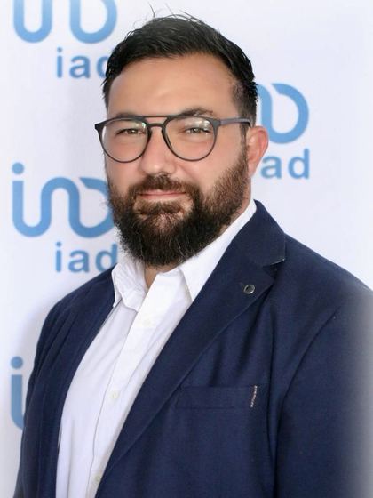 Guillaume Roque, conseiller immobilier et manager iad France